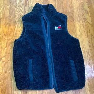 Tommy Hilfiger navy blue faux fur vest adult S